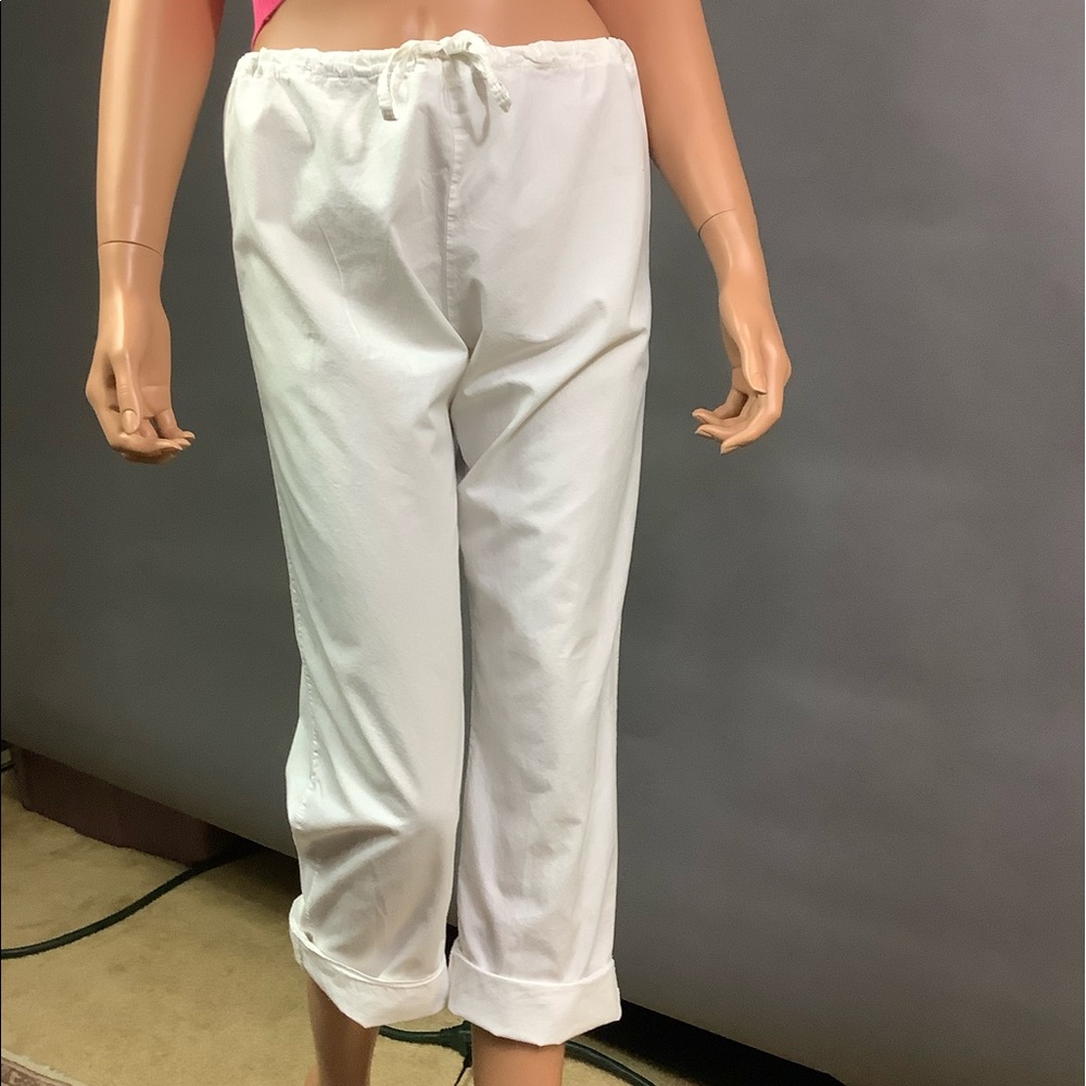 Scoop white draw string cotton pants. Size Medium. Cute comfortable slip on.